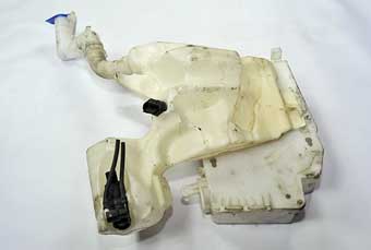 F ÇIKMA YEDEK PARÇA FORD CIKMA YEDEK MONDEO 3 CAM SU BİDONU